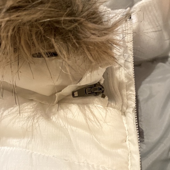 🤍🤍ALPINE DESIGNS WHITE JACKET WITH REMOVABLE FAUX FUR HOOD🤍🤍 - Picture 4 of 8